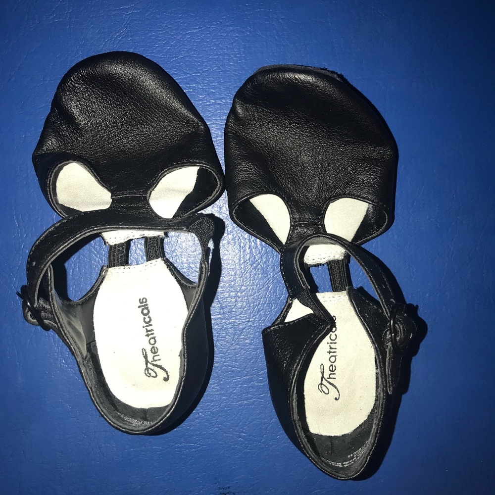 Black Buckle Jazz Shoes ( Size 2 in Kids)
